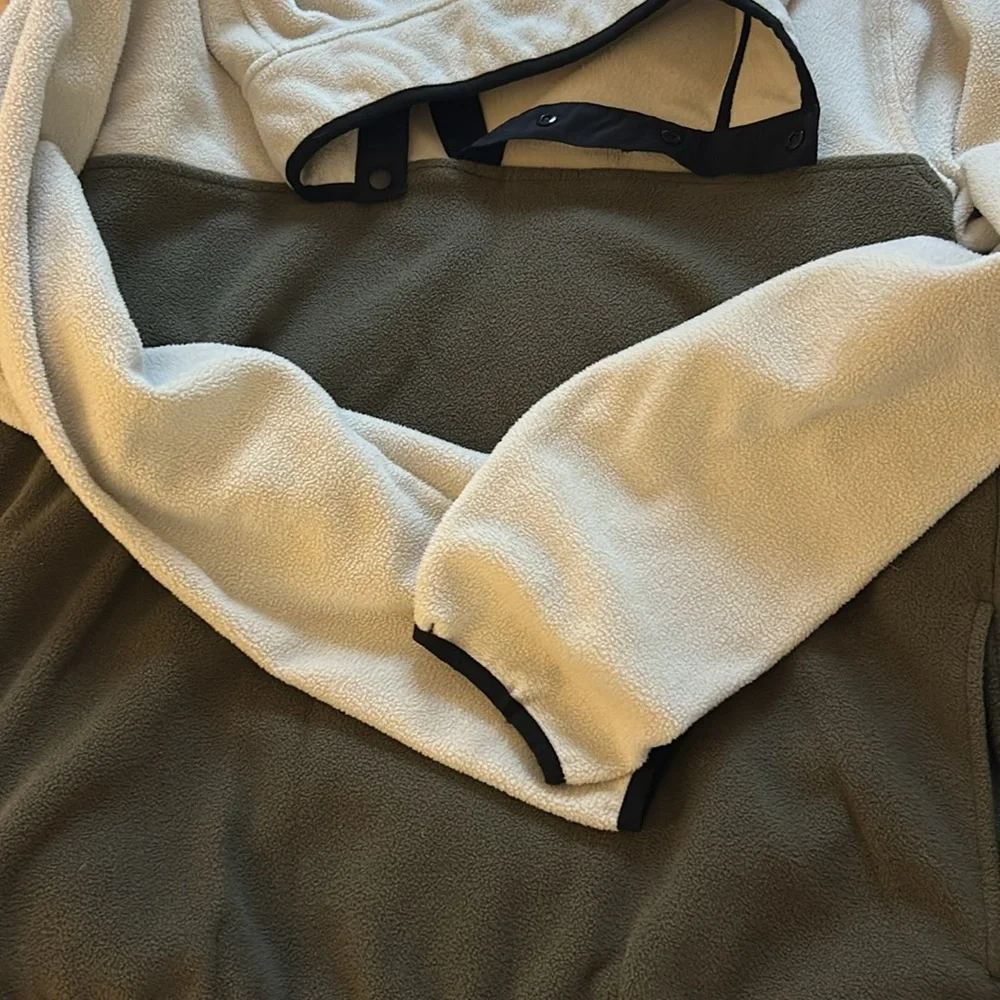 Pullover - Picture 2 of 4
